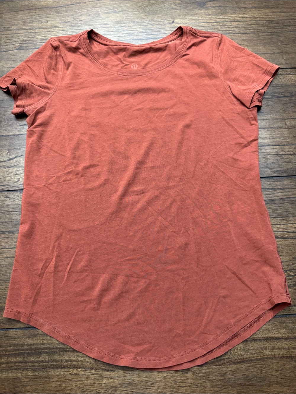 lululemon athletica Women's Short Sleeve Scoop Tee - Rust